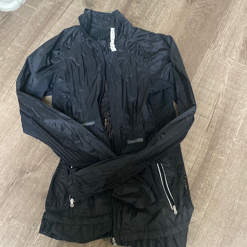 Lululemon running windbreaker